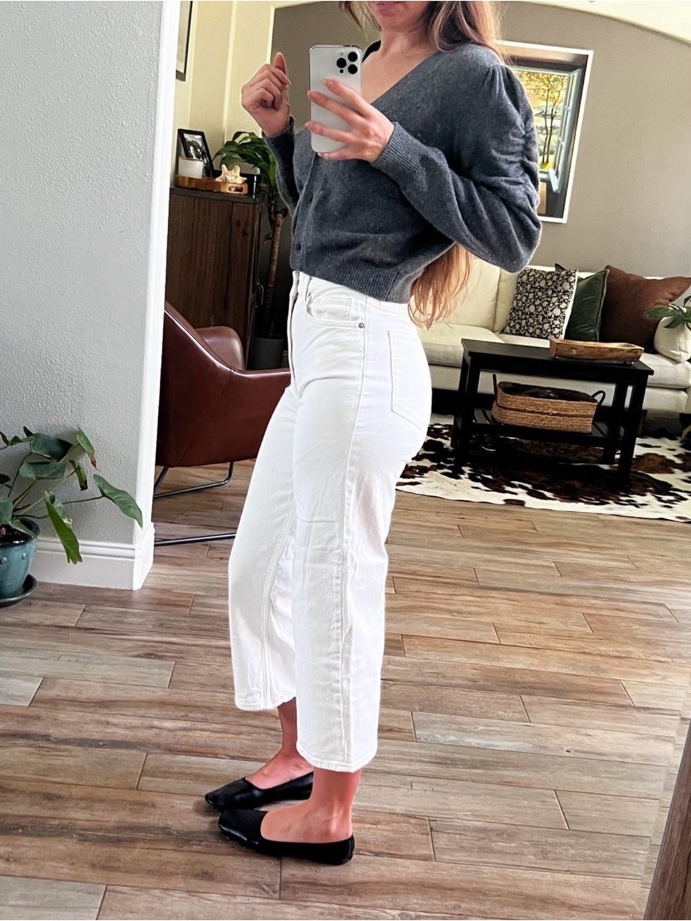 Cropped White High-Waist White Jeans / Capris - Size 4